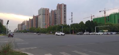 信阳市房价,面积人口规模定位经济实力都差不多