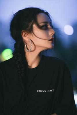 上海戏剧学院明星,姓鲍的明星