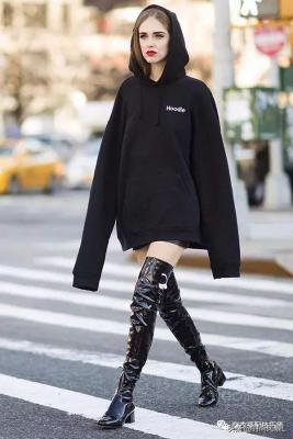 今年流行服装,不同年龄段的女生女士流行什么服装款式