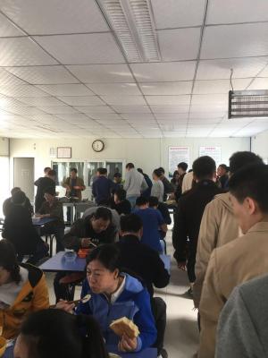 一群人到店免费吃饭图片,有没有让你感到震惊意外的刑事案件