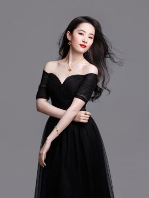 女明星长裙淘宝价格多少,她的穿搭有什么可以借鉴的