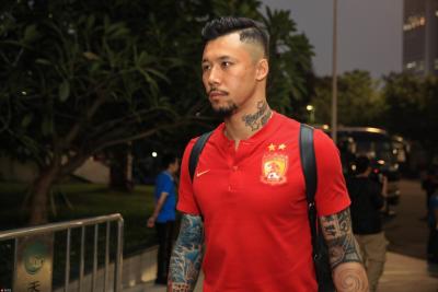 淘宝拍衣服用什么镜头合适,拍淘宝服装用什么焦段镜头好